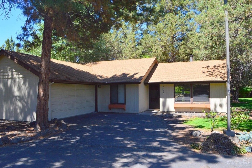 20744 Prince John Ct, Bend, OR 97702 - photo 1