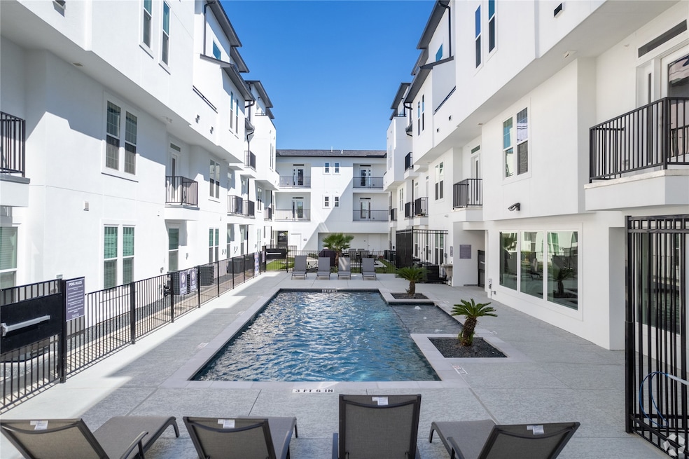 2445 Shadow View Ln unit 208, Houston, TX 77077 - photo 1