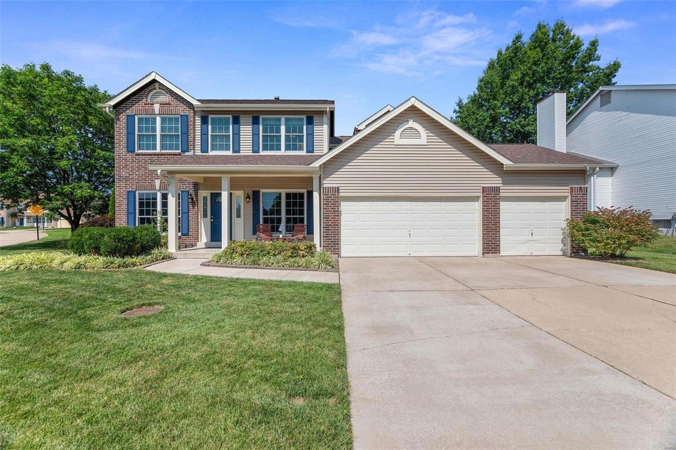 Beautiful 2-story on a level, irrigated lot with a