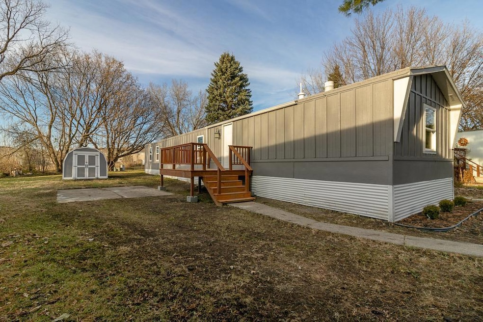 706 Southhaven Dr, Mankato, MN 56001 - photo 1