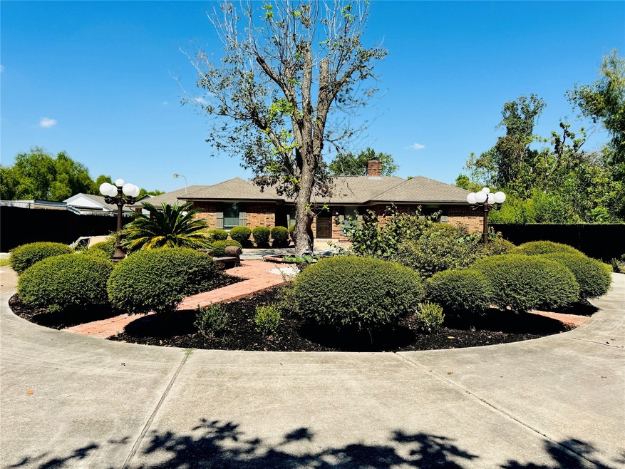 904 Blue Bell Rd, Houston, TX 77038 - photo 1