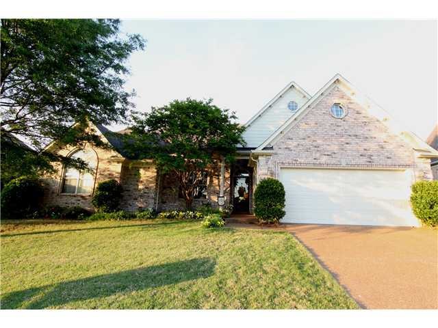 Gorgeous curb appeal in this all brick home.
