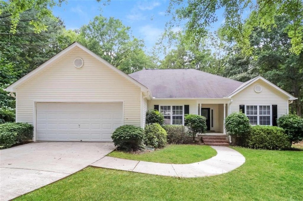 369 Patrick Cir, Jenkinsburg, GA 30234 - photo 1