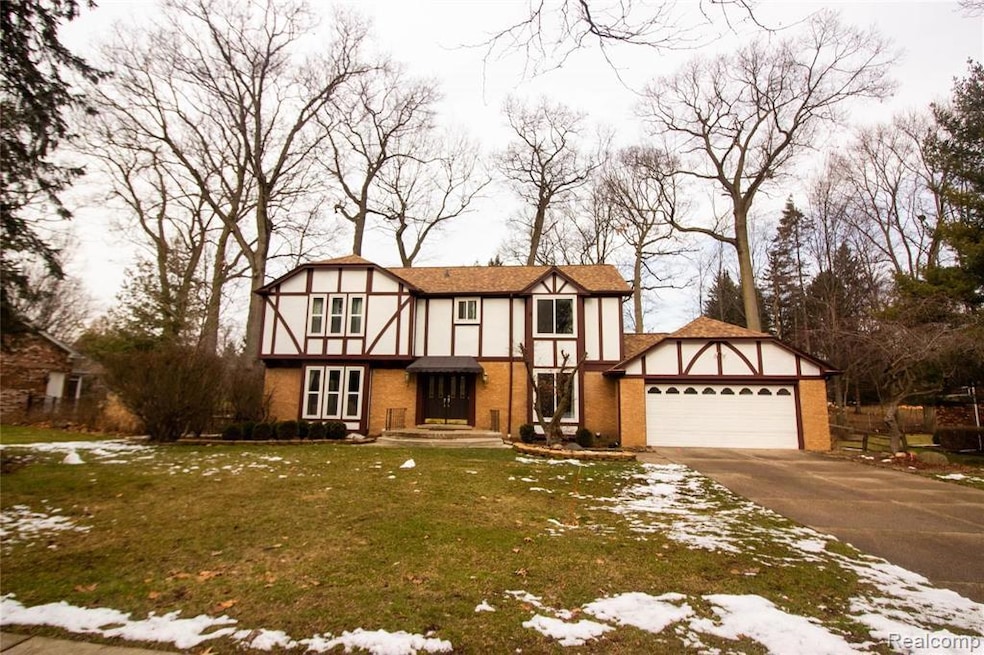 2624 Homewood Dr, Troy, MI 48098 - photo 1