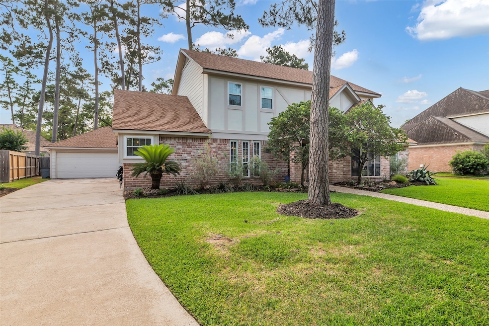 Welcome home! Detached garage, long driveway