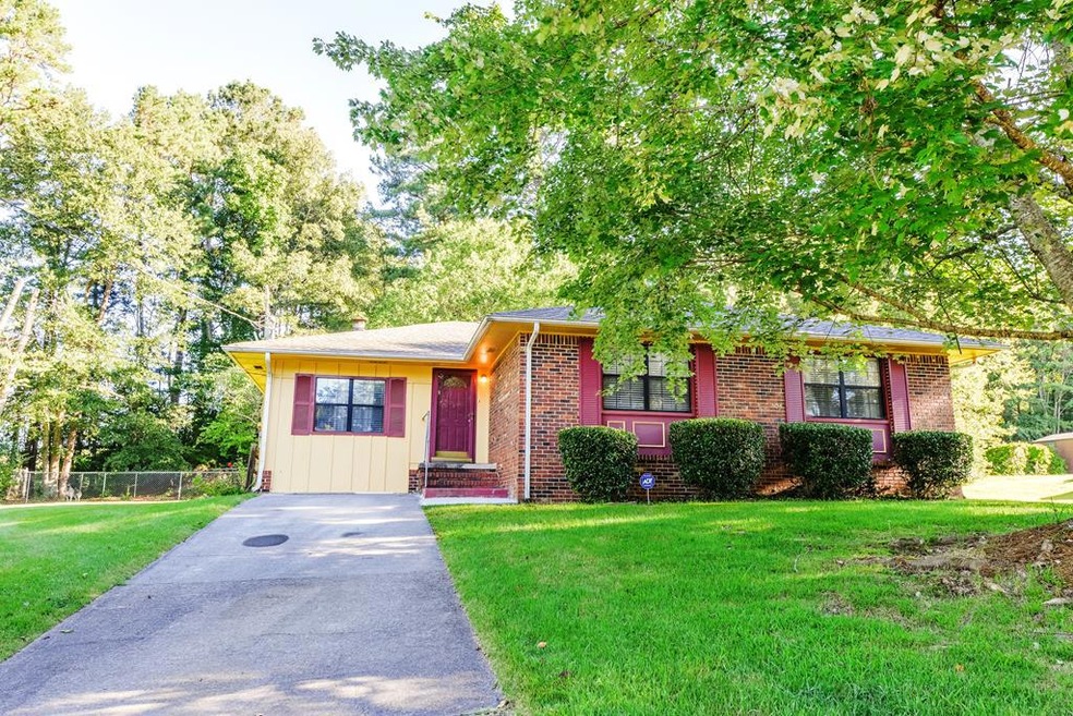 703 Lexington Ct, Dalton, GA 30721 - photo 1