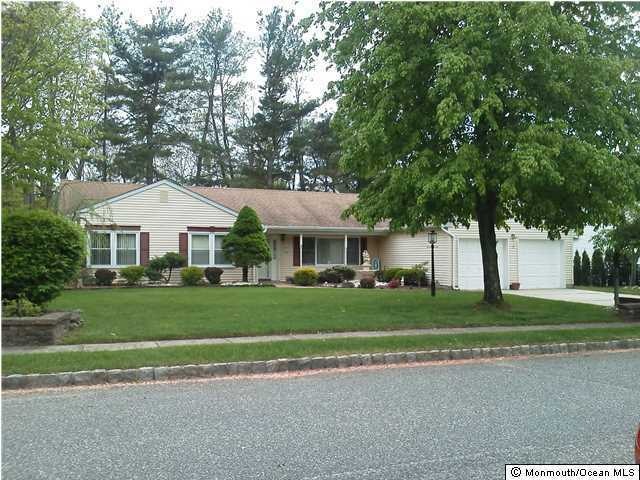 3 Hidden Pond Ln, Holmdel, NJ 07733 - photo 1
