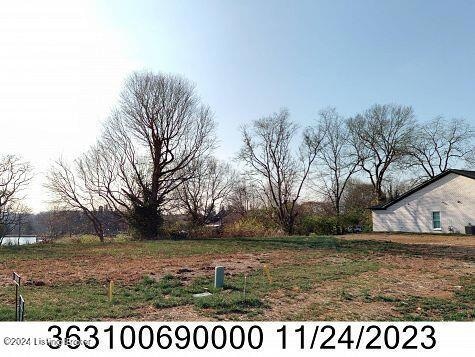 8230 Cedar Crest Ln, Louisville, KY 40291 - photo 1