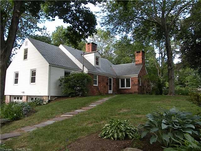 4 Walker Ln, West Hartford, CT 06117 - photo 1