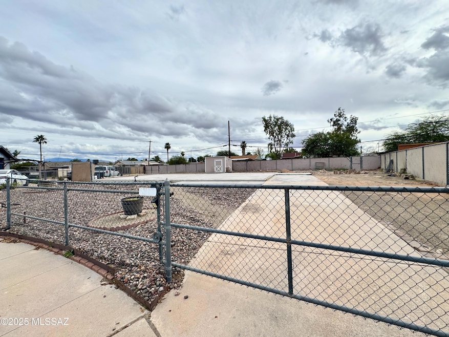 3241 S Capri Cir unit 19, Tucson, AZ 85713 - photo 1