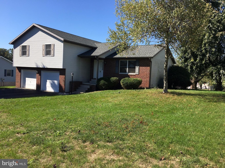 2799 Fillmore Dr, Chambersburg, PA 17201 - photo 1