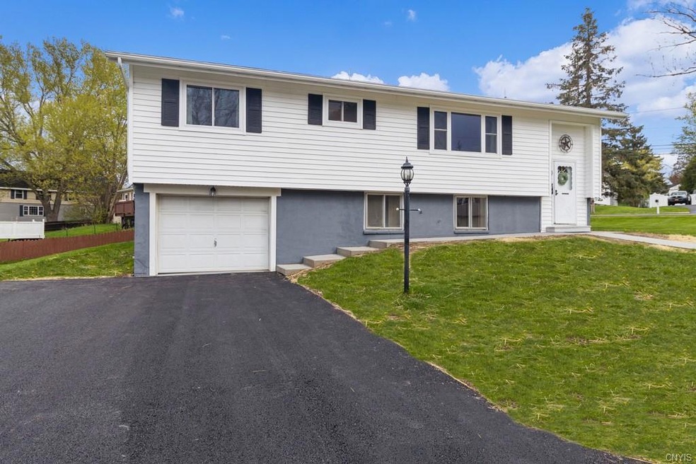 2 Marilyn Dr, Whitesboro, NY 13492 MLS S1481400