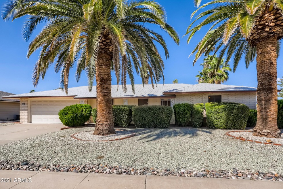 10702 W Pineaire Dr, Sun City, AZ 85351 - photo 1