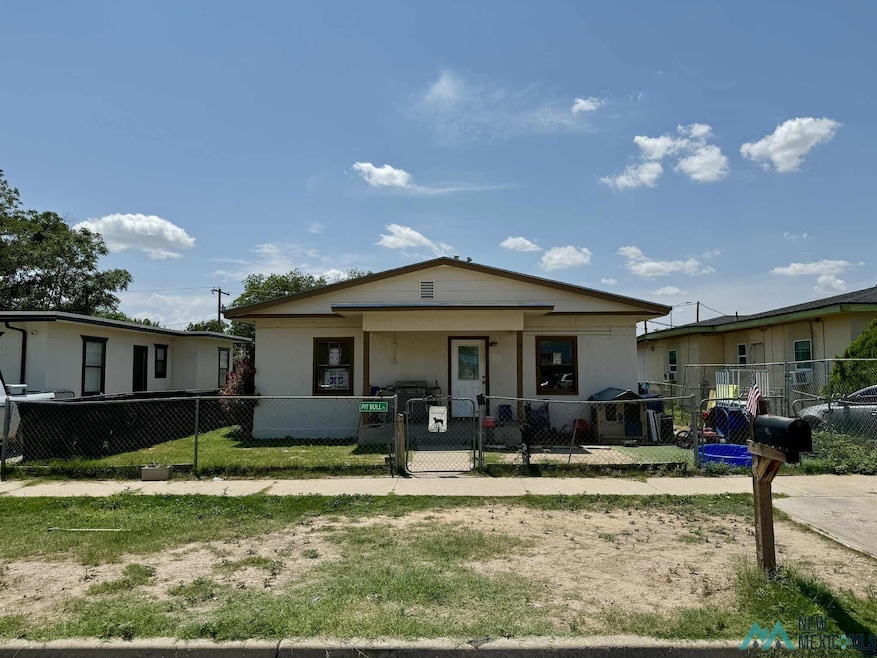 711 N Guadalupe St, Carlsbad, NM 88220 - photo 1