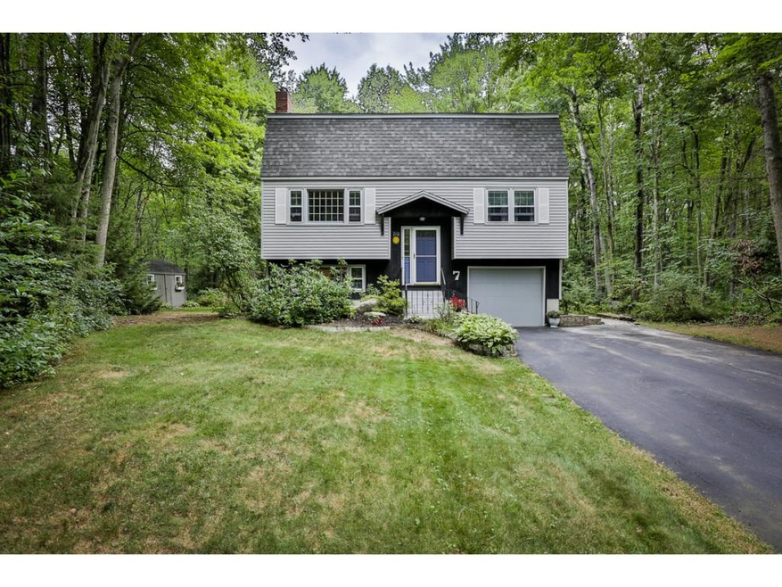 7 Seminole Place, Londonderry, NH 03053 - photo 1