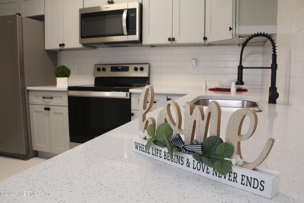 7810 Hunters Lake Cir S, Jacksonville, FL 32210 - photo 1