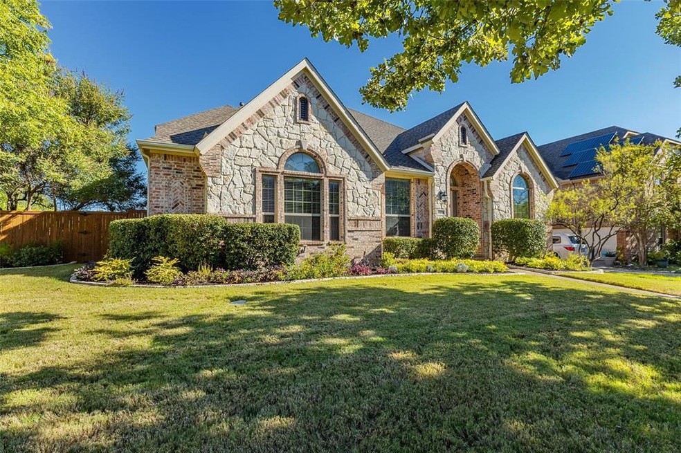 8109 Marble Falls Dr, North Richland Hills, TX 76180 - photo 1