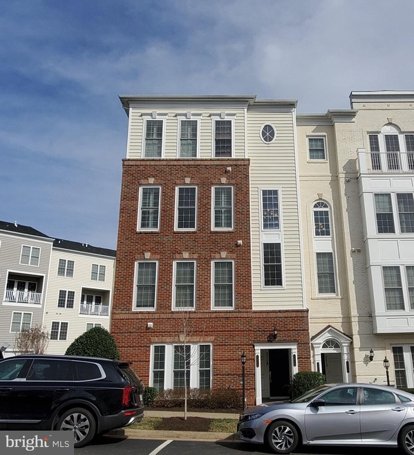 2420 Brookmoor Ln, Woodbridge, VA 22191 - photo 1