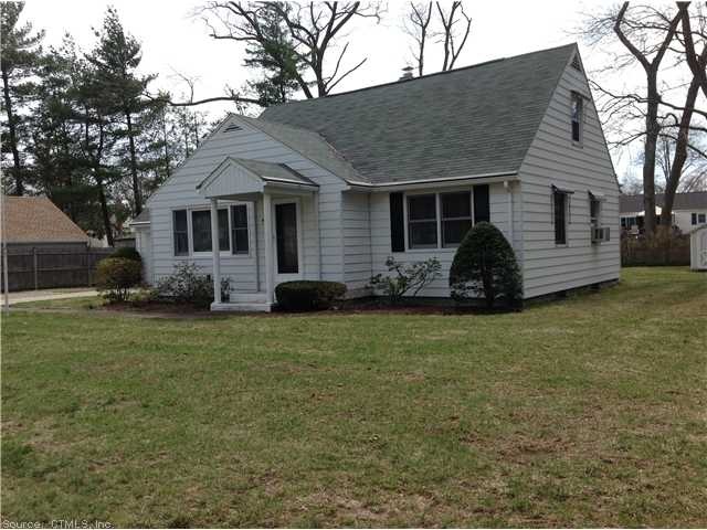 4 Pinewood Ln, Enfield, CT 06082 - photo 1