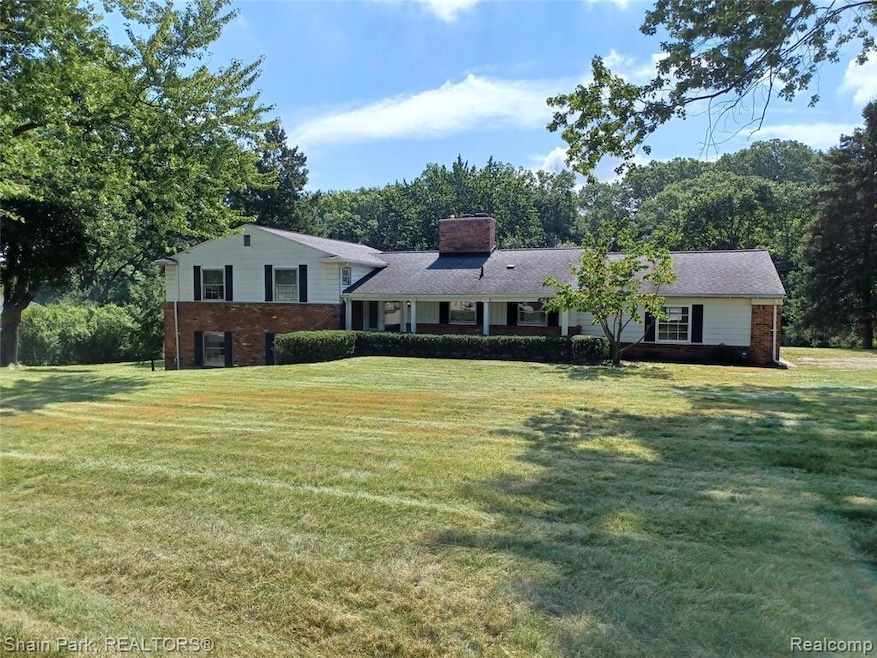 4265 Pine Tree Trail, Bloomfield Hills, MI 48302 - photo 1