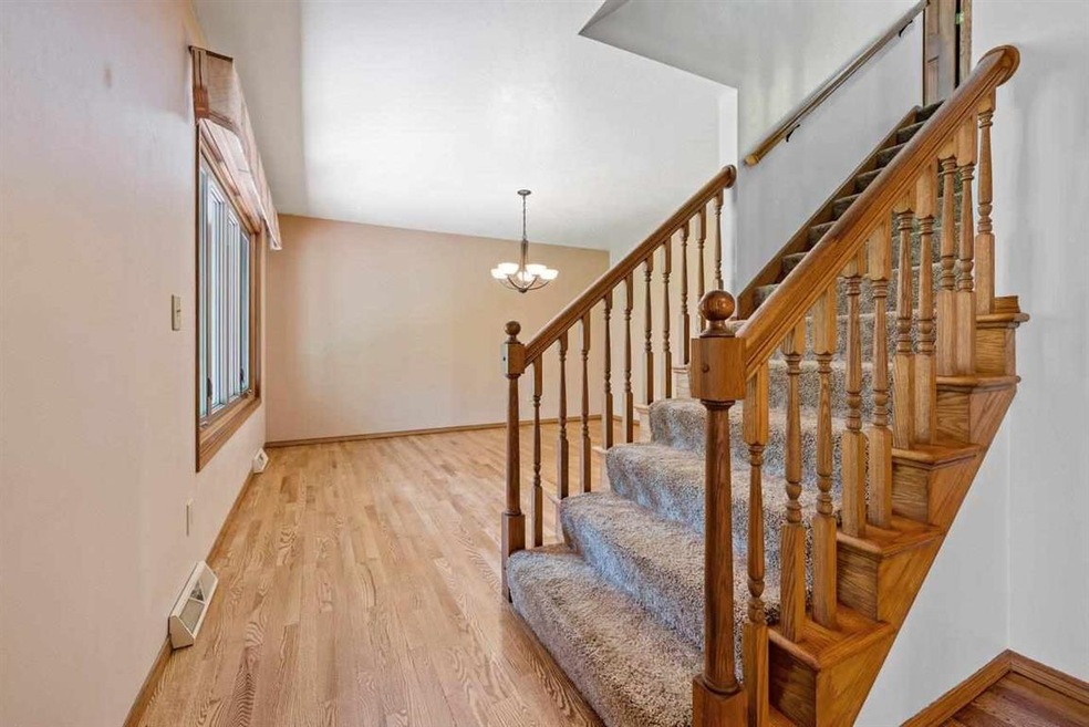 Sold $379,900 • Co-Listing Agent