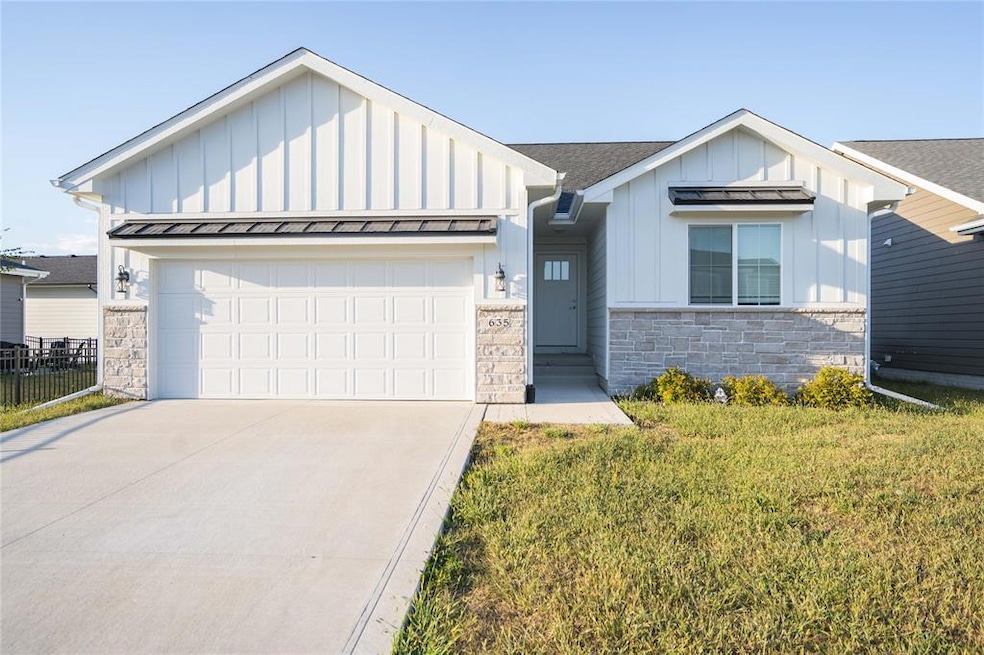 635 SE Mesa Dr, Waukee, IA 50263 - photo 1