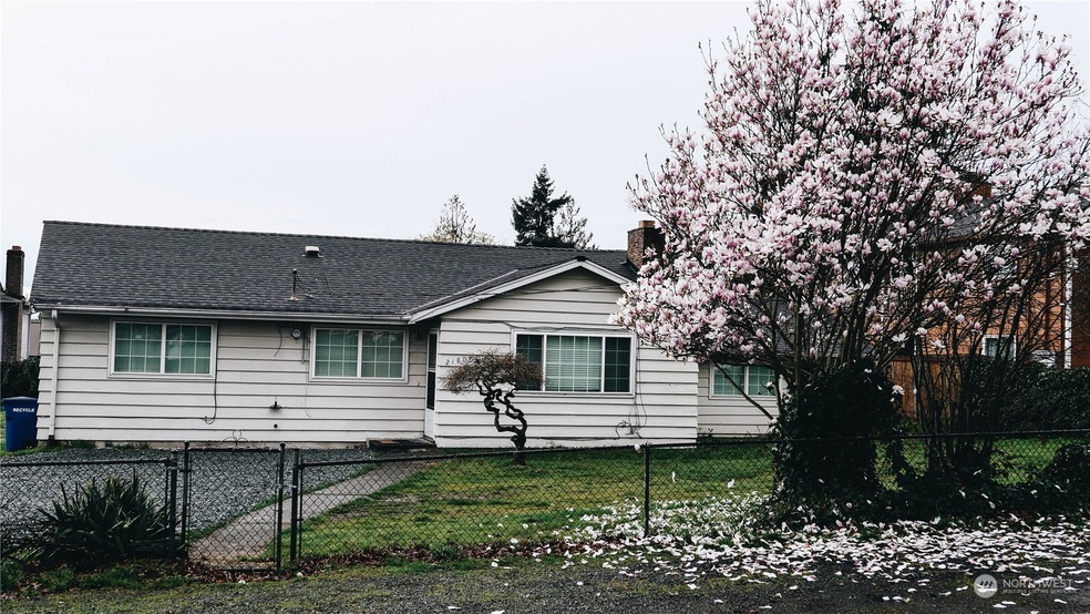 21807 31st Ave S, Des Moines, WA 98198 - photo 1