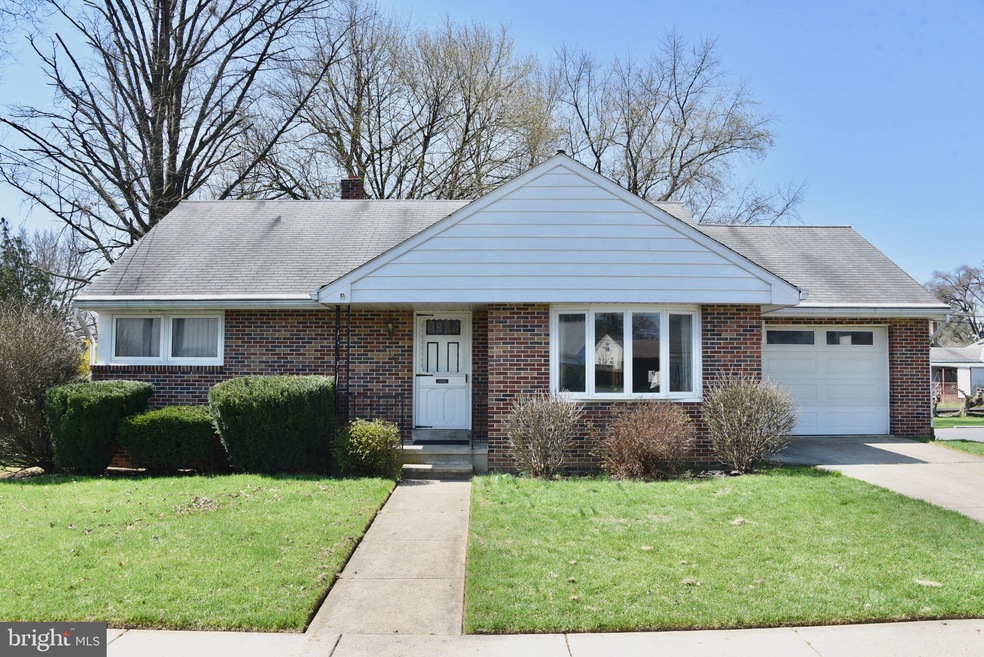 210 N Kenhorst Blvd, Reading, PA 19607 - photo 1