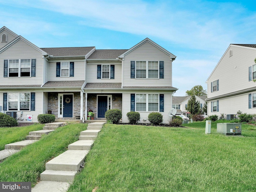 12 Bradford Dr, Leola, PA 17540 - photo 1