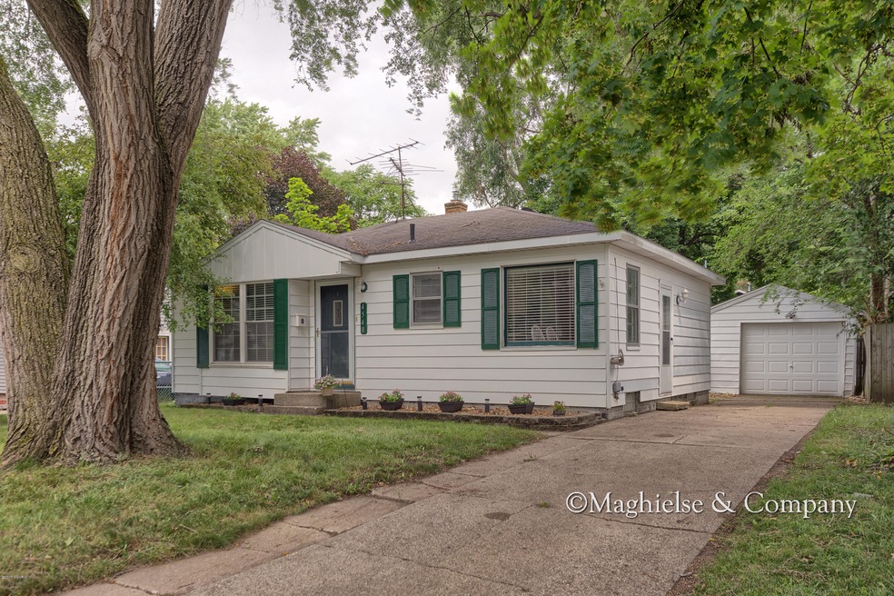 01 Front of Home