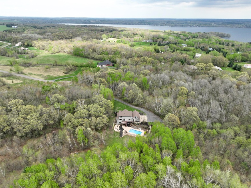 Beautiful Home Close to CEDAR LAKE