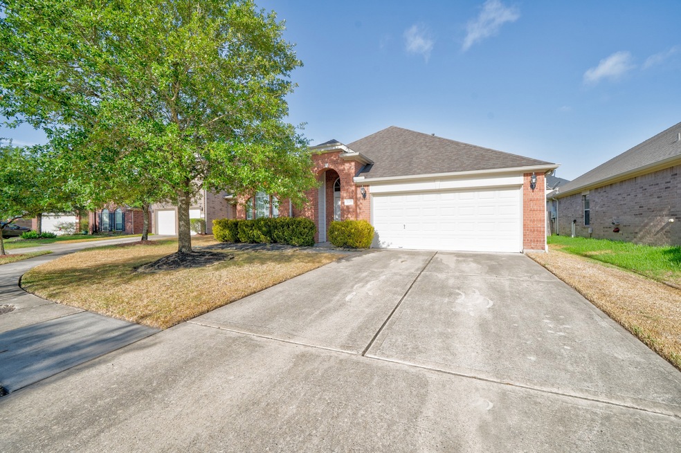 30411 Sunset Falls Dr, Spring, TX 77386 - photo 1