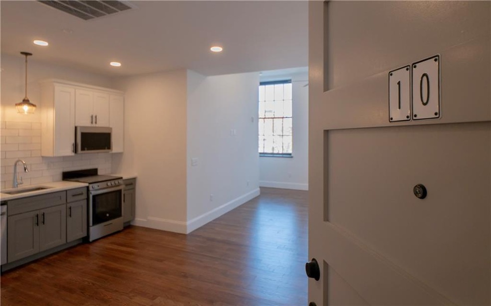 15 Cranston Ave unit 10, Newport, RI 02840 - photo 1