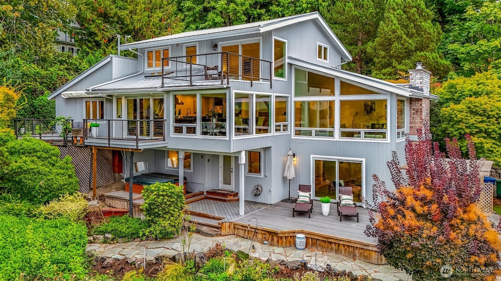 8449 W Mercer Way, Mercer Island, WA 98040 - photo 1