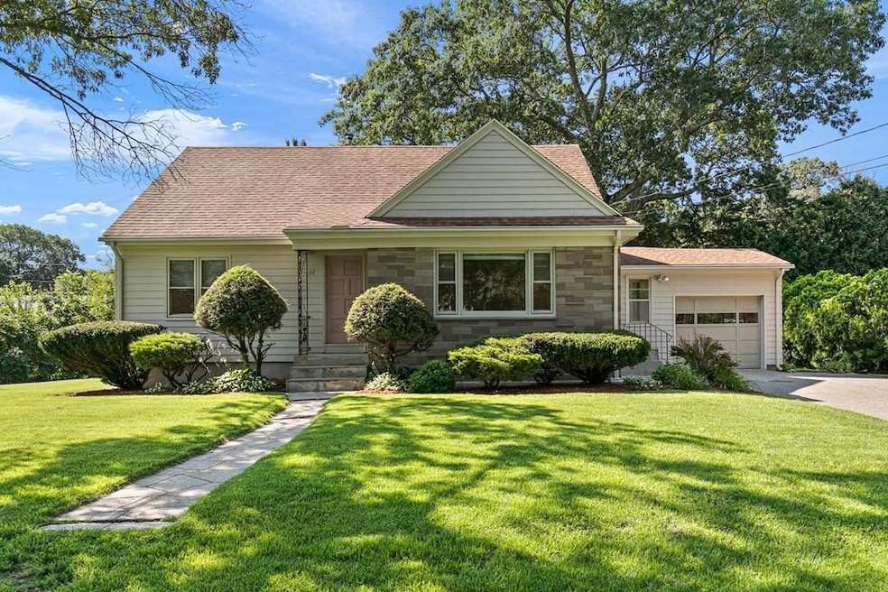 55 Clayton St, Attleboro, MA 02703 - photo 1