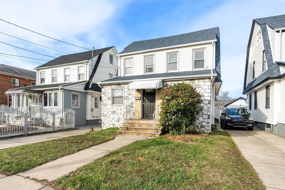 9022 195th Place, Hollis, NY 11423 - photo 1