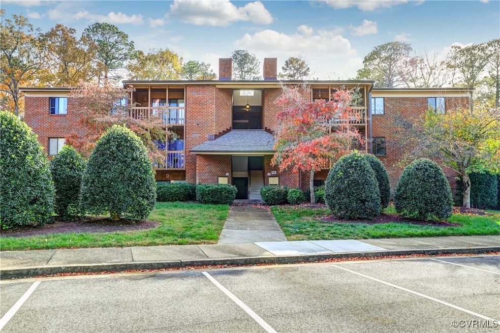Updated 2 Bedroom / 2 Bath Condo on the 2nd Level
