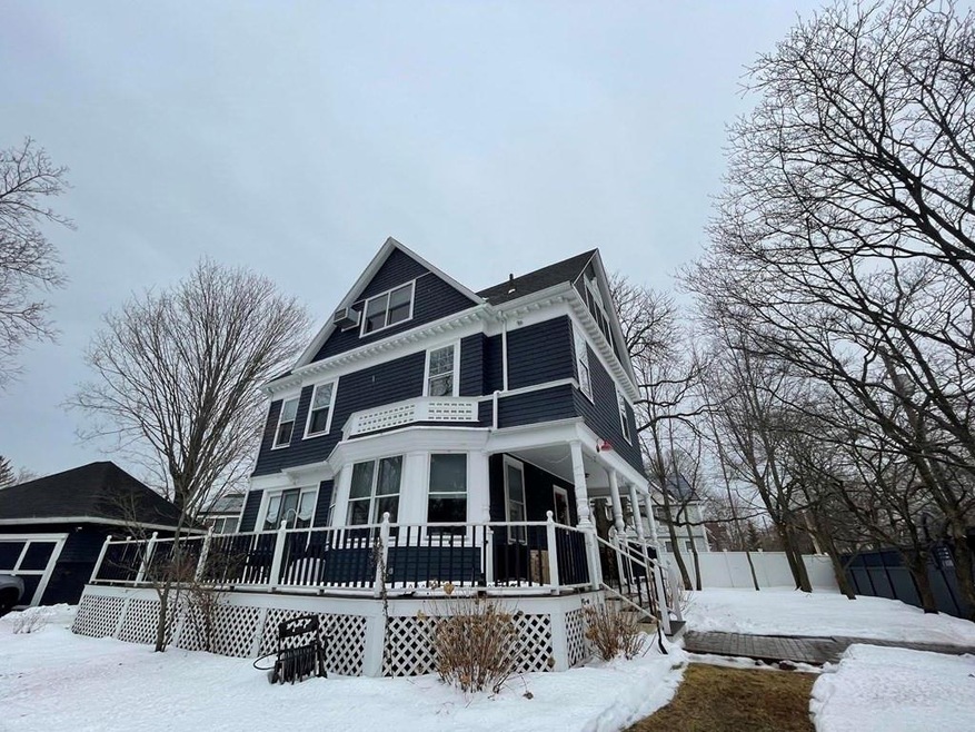 613 California St unit 3, Newtonville, MA 02460 - photo 1