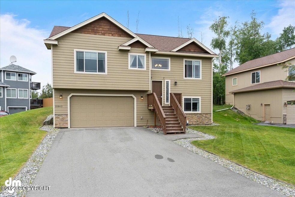 02-Front Exterior_ELI06160