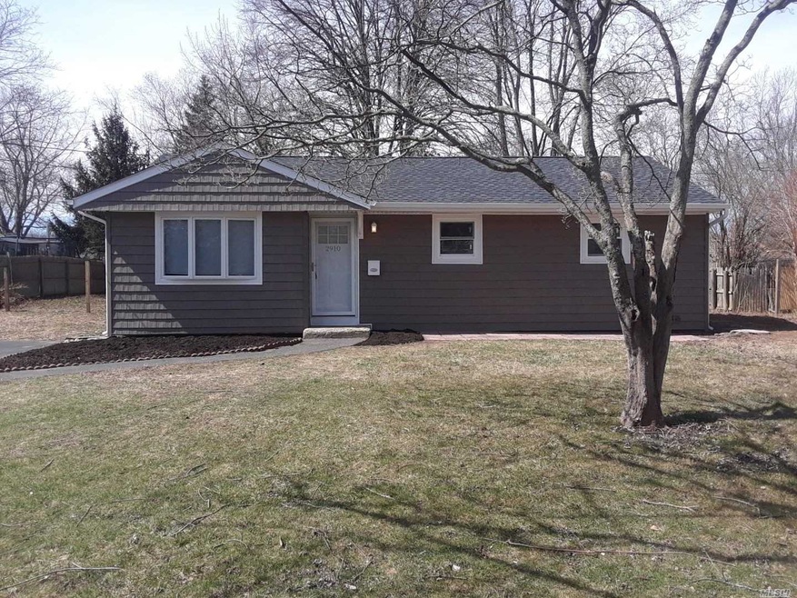 2910 Sipp Ave, Medford, NY 11763 - photo 1