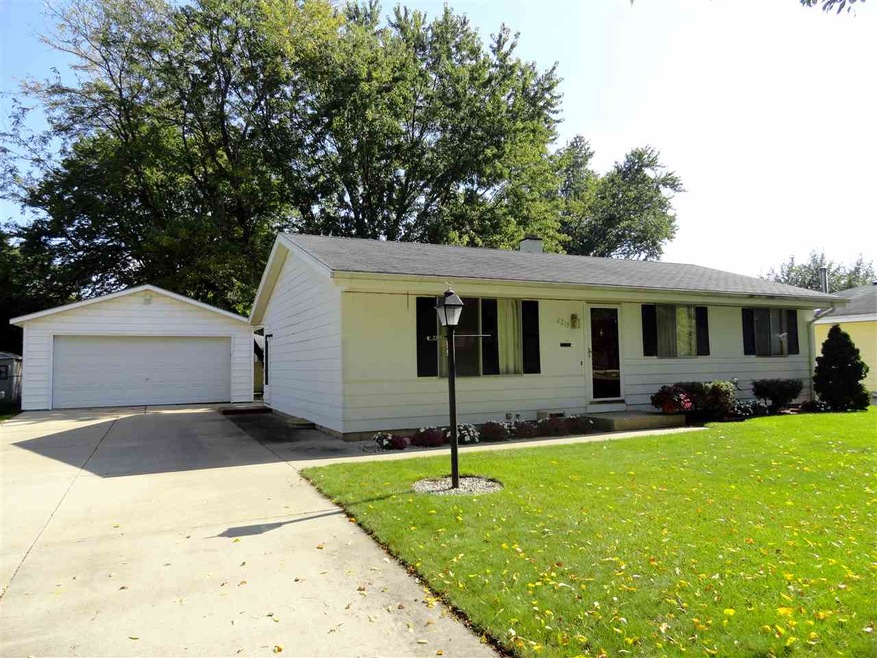 2213 S Palm St, Janesville, WI 53546 - photo 1