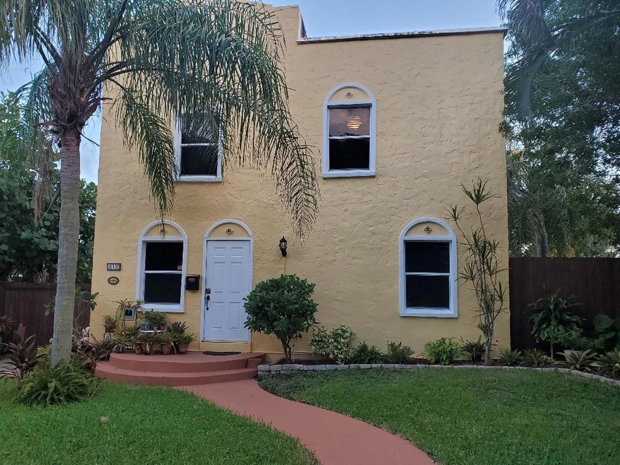 812 29th St, West Palm Beach, FL 33407 - photo 1