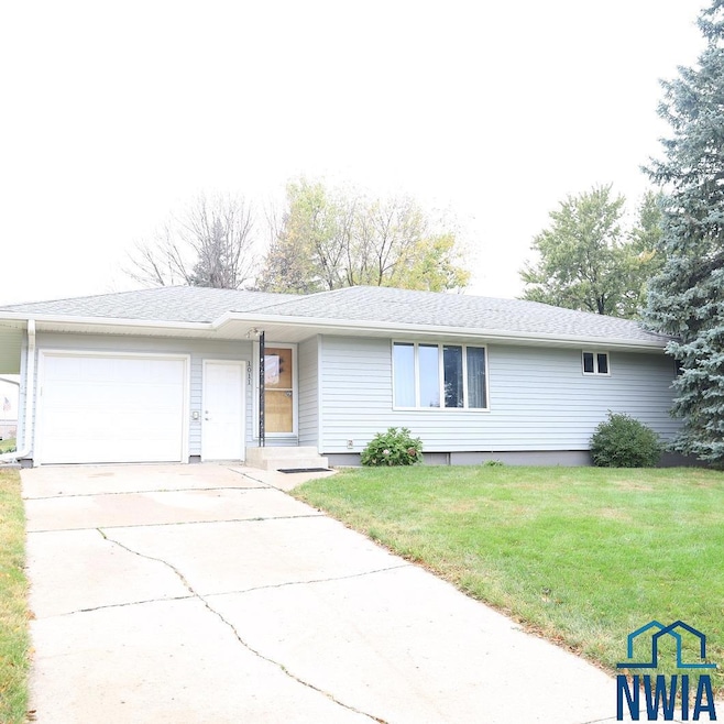 1011 S Marshall St, Rock Rapids, IA 51246 - photo 1