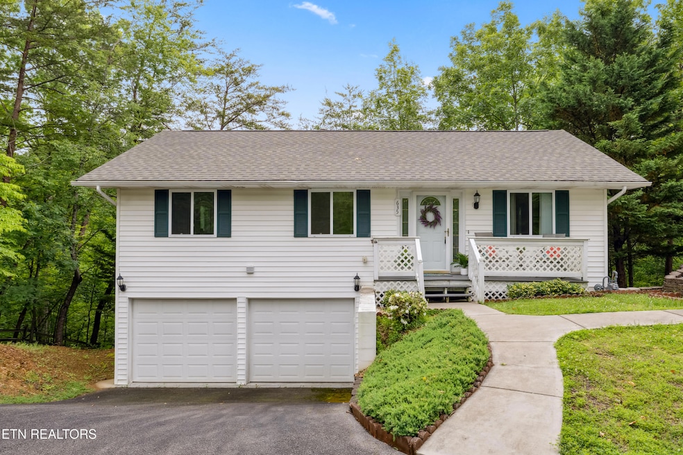 635 W Gold Dust Dr, Pigeon Forge, TN 37863 - photo 1