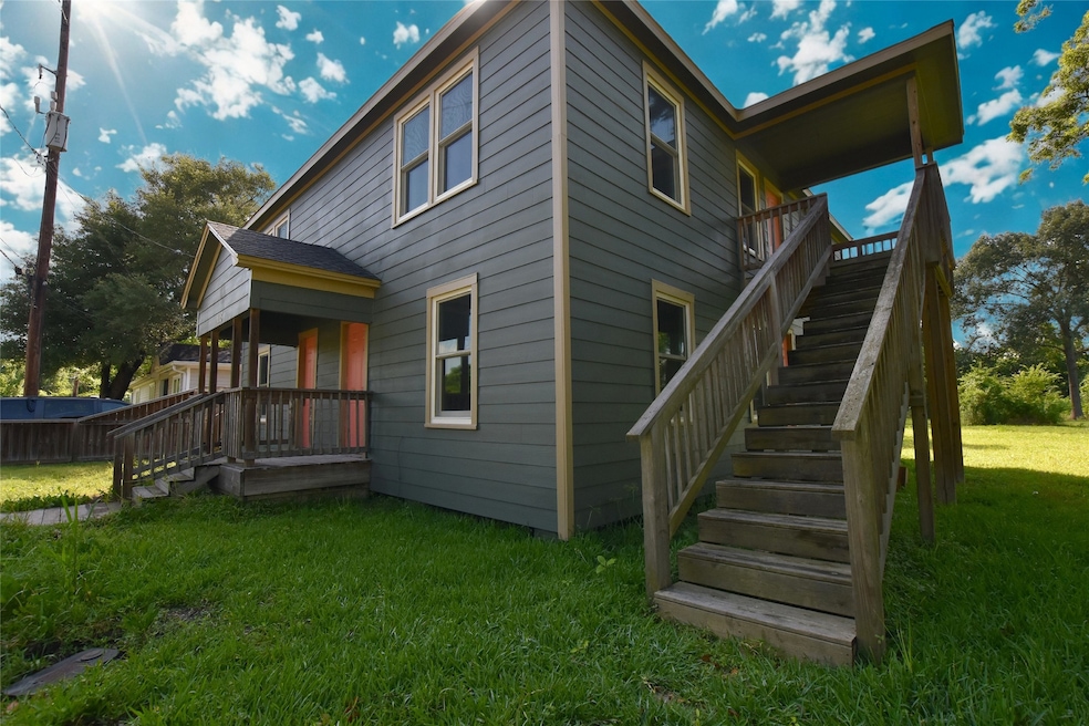 This two-story 4-plex offers a solid foundation fo