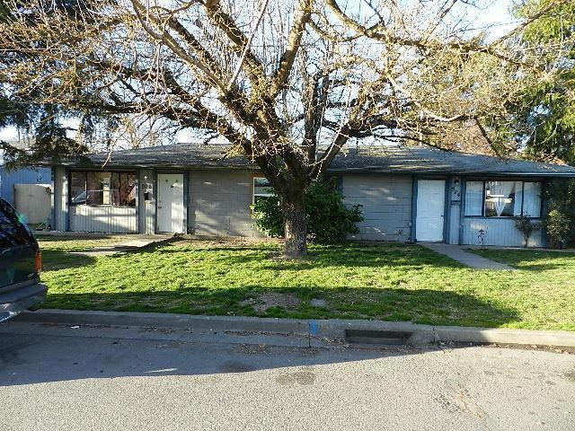 922 SW H St, Grants Pass, OR 97526 - photo 1