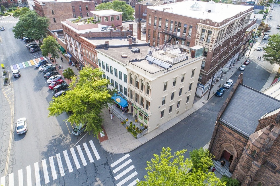 135 Main St unit 1, Northampton, MA 01060 - photo 1