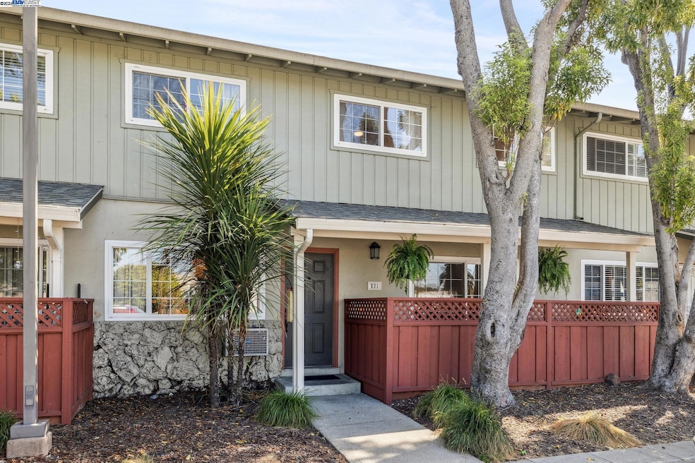 700 Fargo Ave unit 2, San Leandro, CA 94579 - photo 1