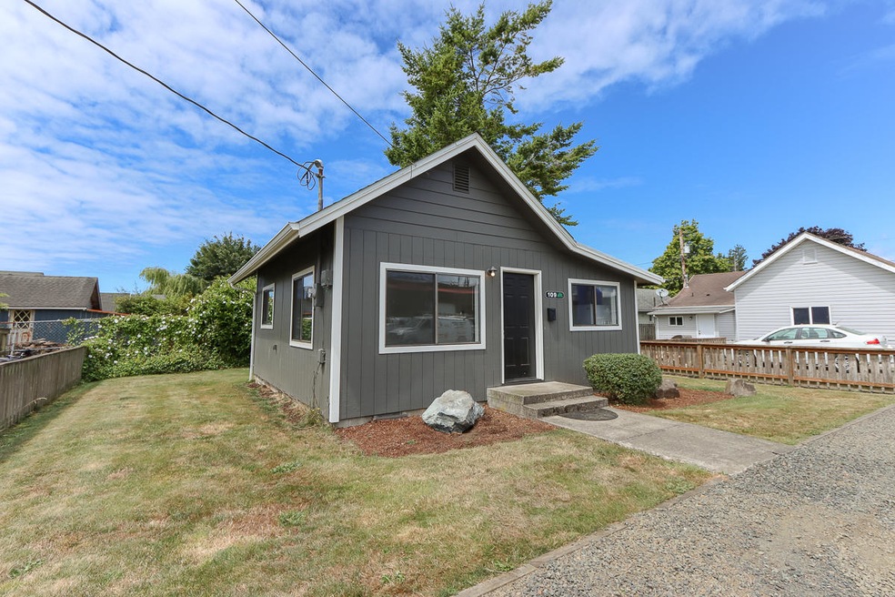 109 Grove Ave, Tillamook OR-11