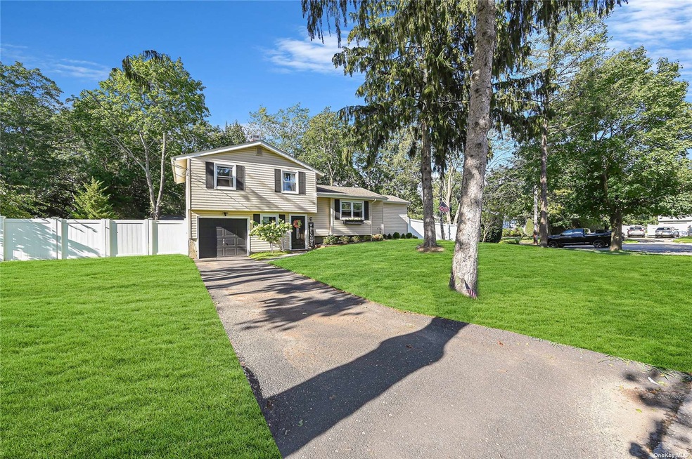 2803 Billy Ct, Medford, NY 11763 - photo 1